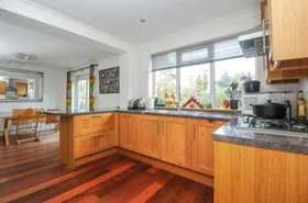 3 bedroom Detached t...